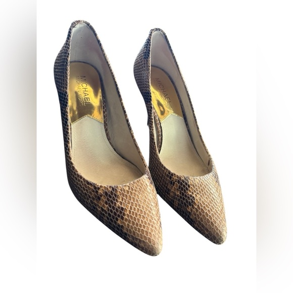 Michael Kors Flex Pumps sz 6.5 Sand Embossed Snakeskin Leather Mid Heels prelove - Picture 5 of 8